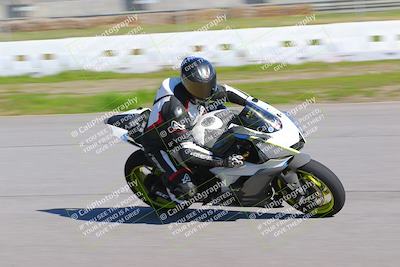 media/Jan-20-2023-Fastrack Riders (Fri) [[f2ad32aba3]]/Level 1/session 3 turn 9/